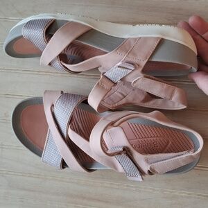BareTraps Alaina Strappy Athletic Sporty Comfy Flatform Causal Support Sandals